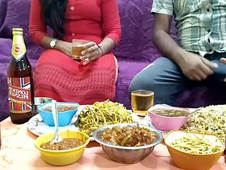 मालकिन ने साहब के लिए स्पेशल खाना बनाया और खाना खाते खाते चूत की चूदाई करली। हिंदी सेक्सी आवाज के साथ। mumbai ashu fullhdxxx.com
